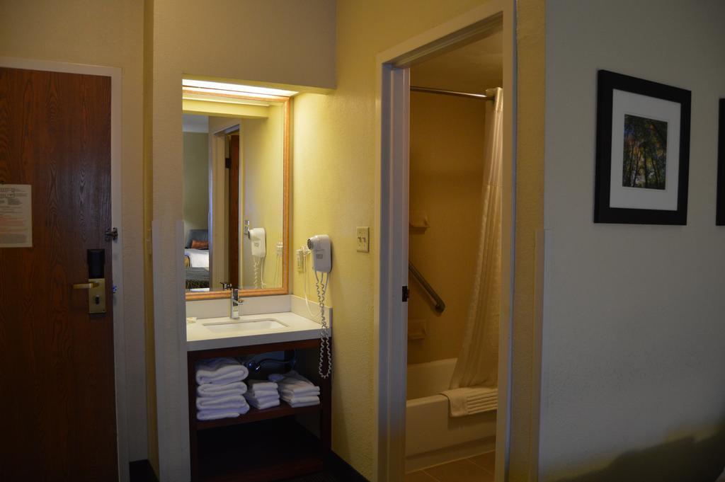 Inn Comfort I-81 Hershey Area 3*