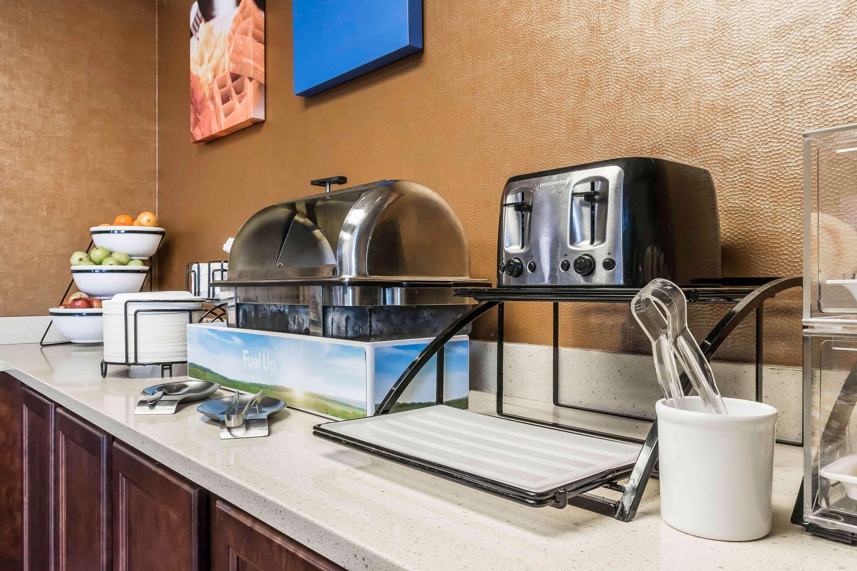 Inn Comfort I-81 Hershey Area 3*